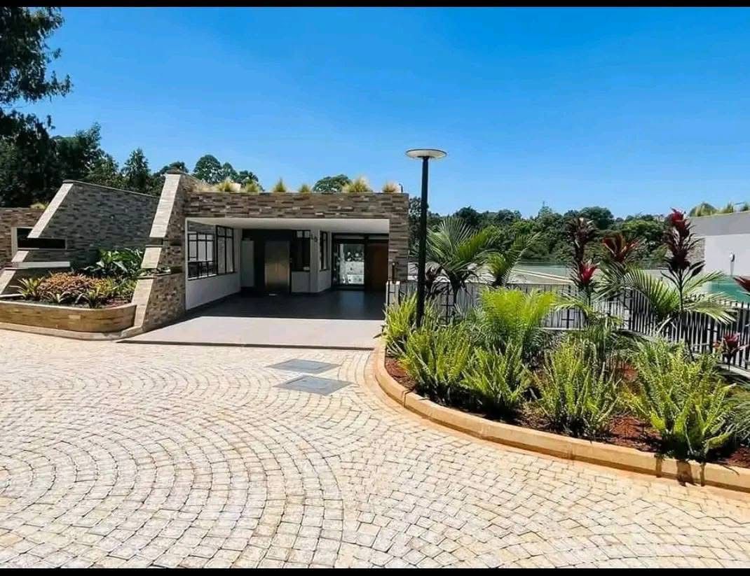 5 Bedroom Villa