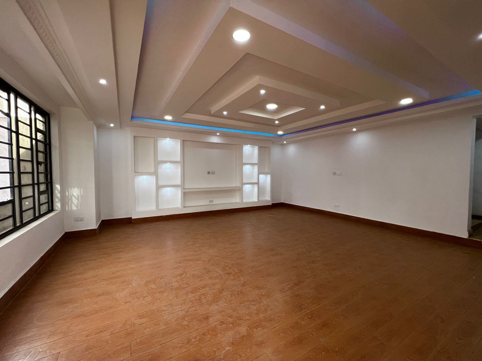 4-Bedroom+DSQ