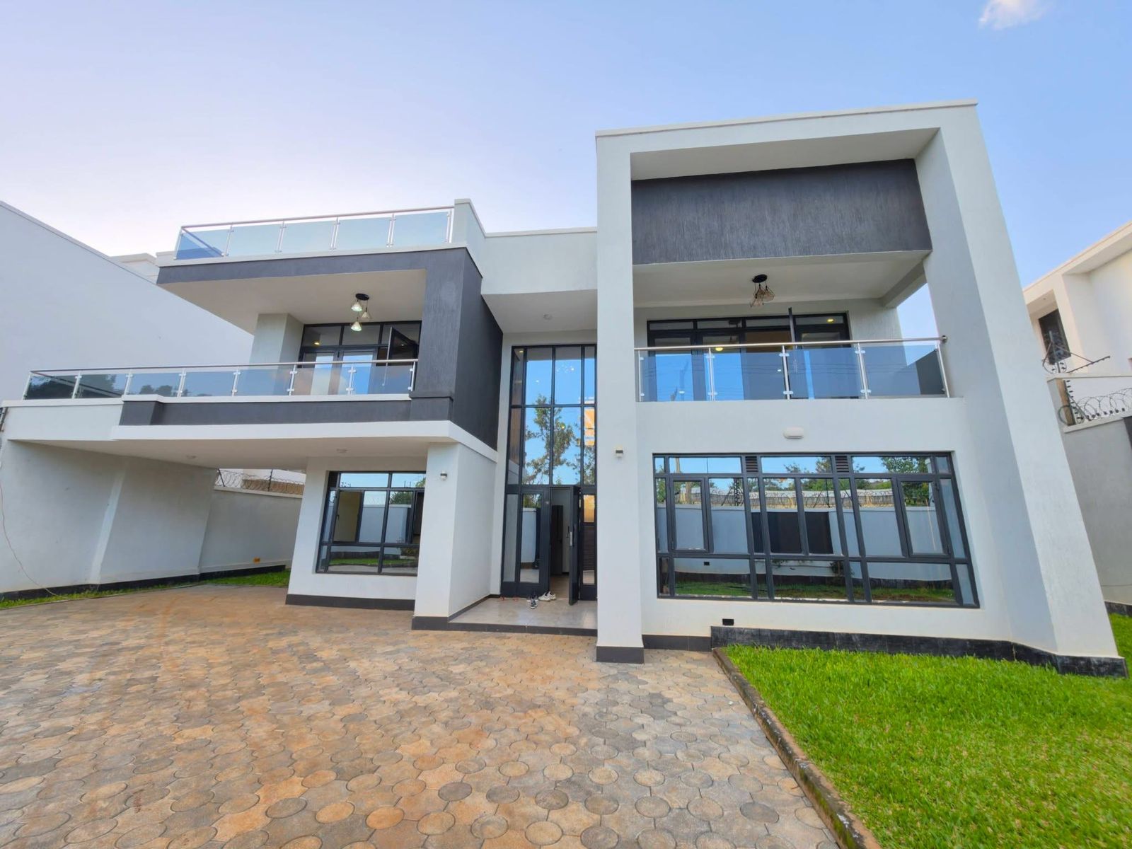 Mugutha 4 bedroom for sale