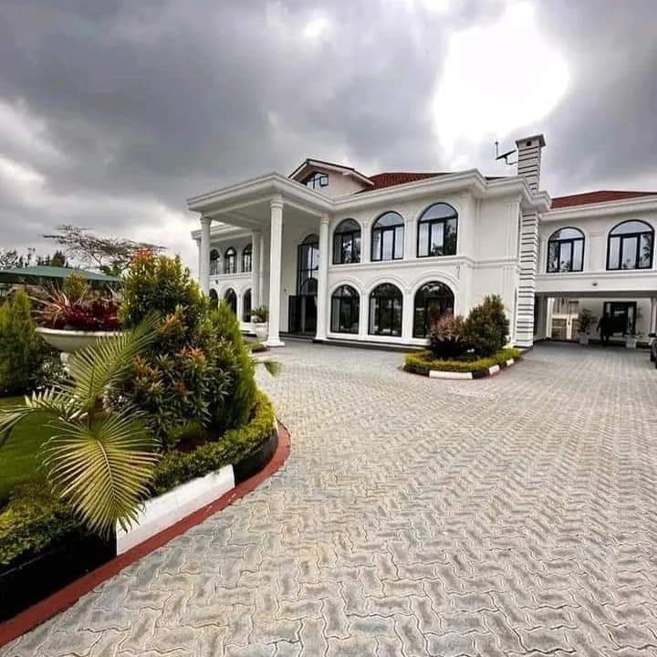 7-Bedroom Townhouse with DSQ for Sale in Karen