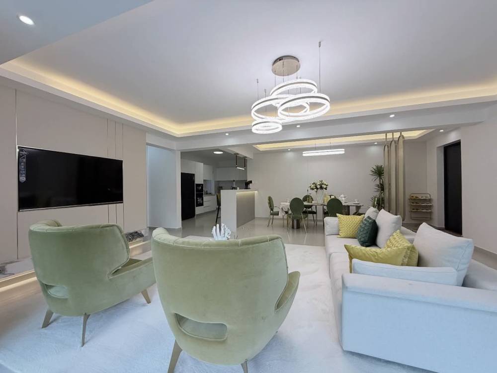 Where Privacy Meets Prestige