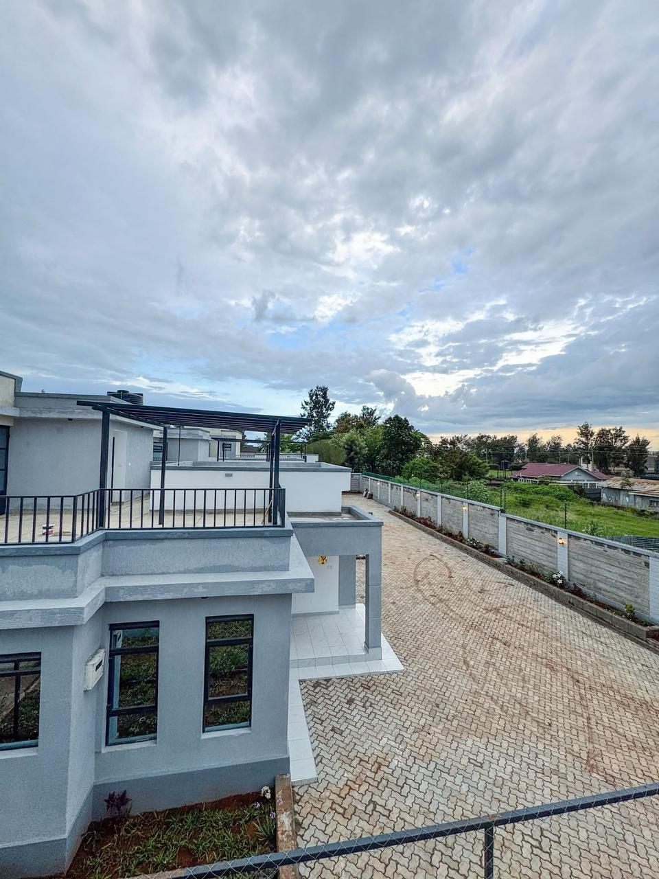 4 Bedroom Townhouse