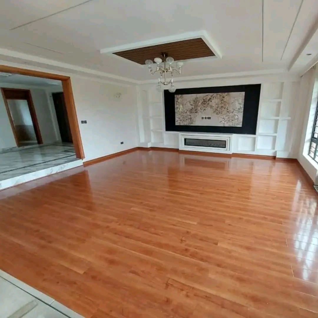 Luxurious 6-Bedroom Home