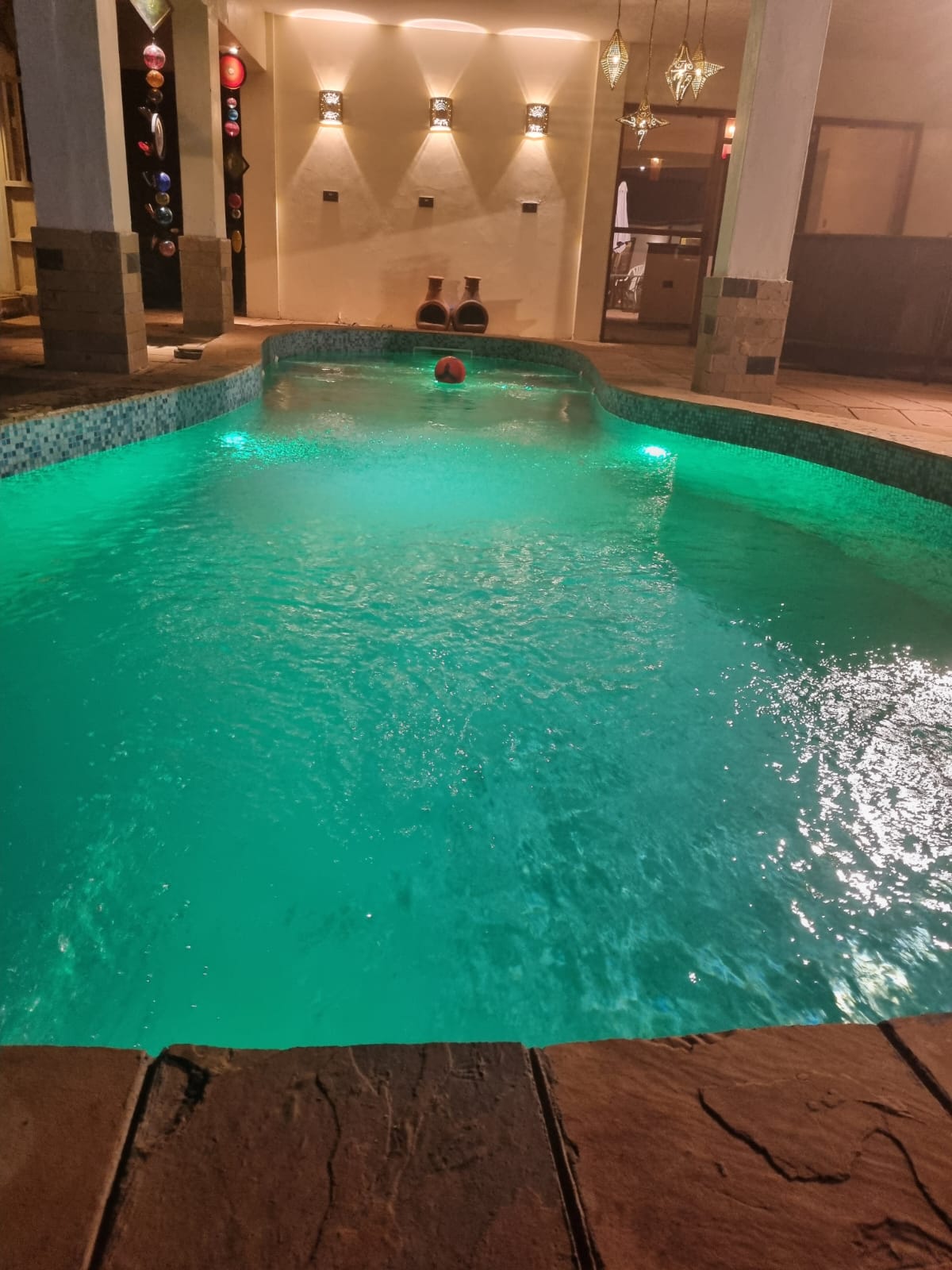 6 Bedroom House in Ridgeways