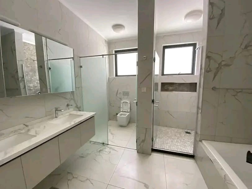 5-bedroom Townhouse+DSQ