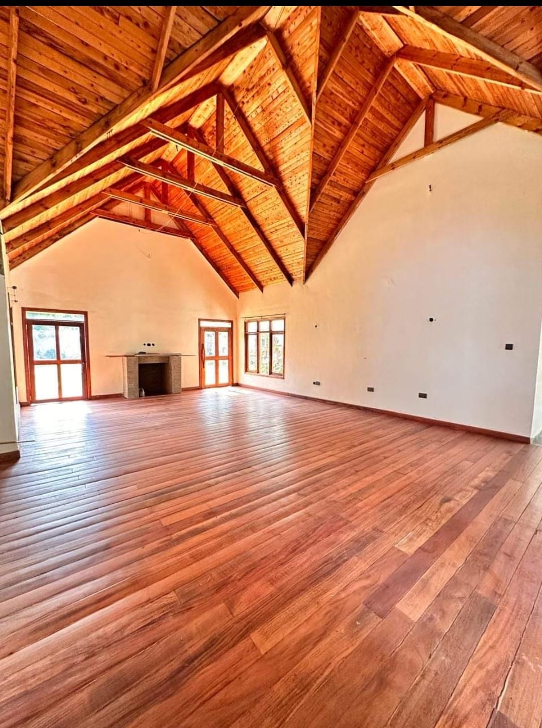 6 Bedroom House in Ridgeways