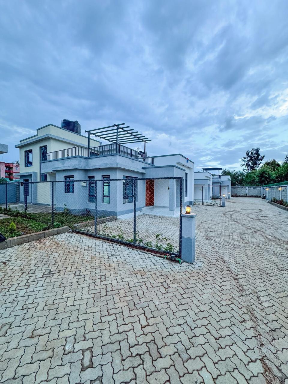 4 Bedroom Townhouse